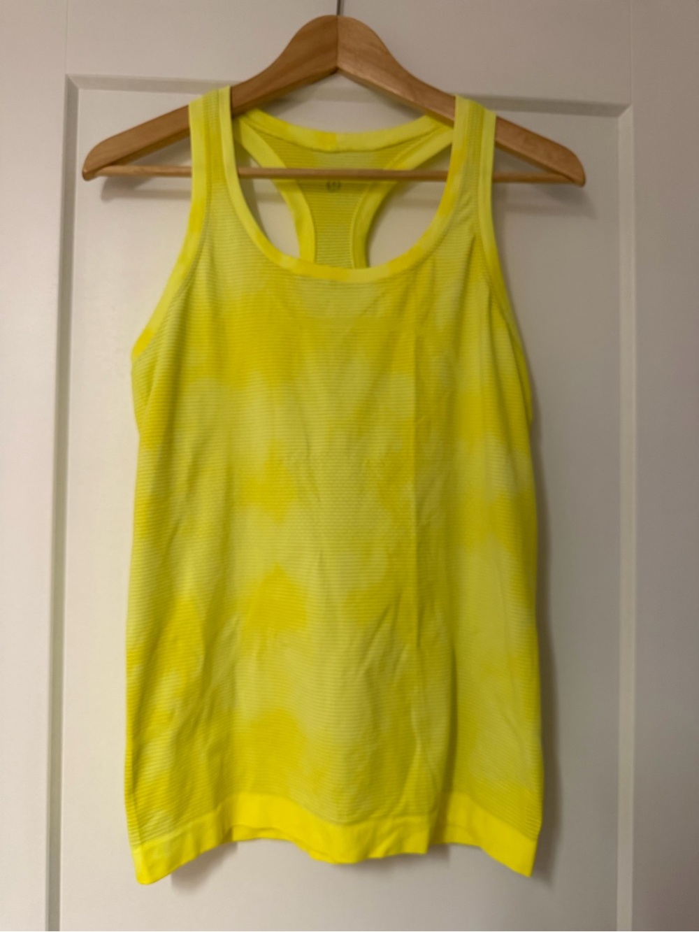 lululemon athletica swiftly tank hip length in size 8